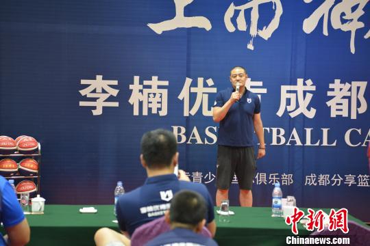 业余篮球爱好者在哪里可以找到表演赛资源_0